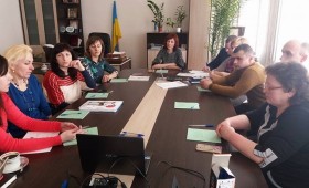 Чи варто депутатів навчати спілкуватись із людьми? Чи варто депутатів навчати спілкуватись із людьми?